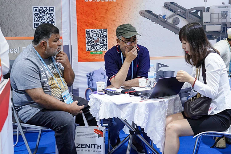 تقرير مباشر من معرض كانتون - الحوار التقني يُحدث قيمة